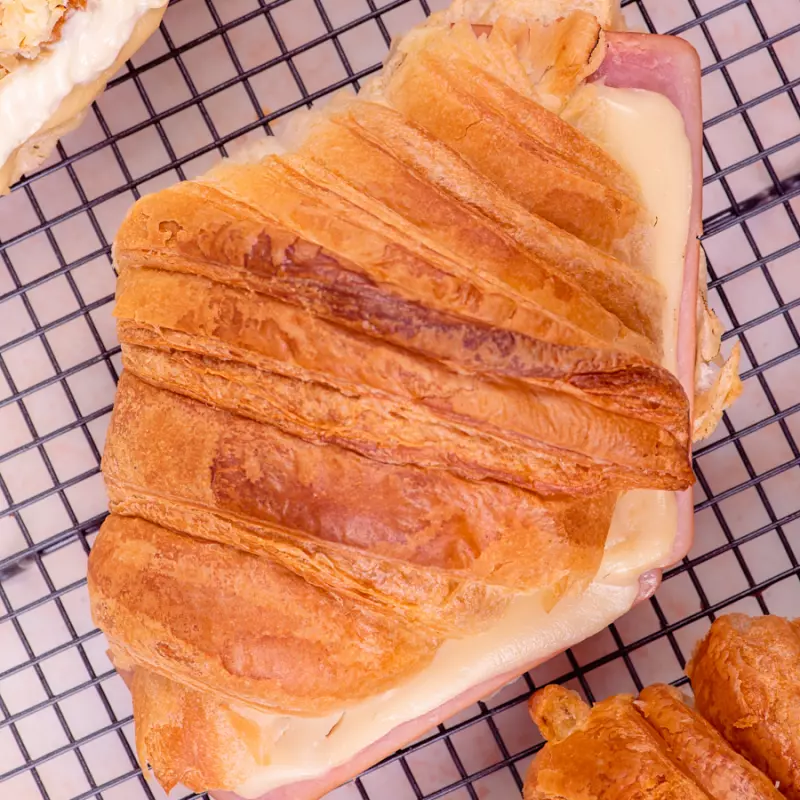 Croissant Jamon y Queso